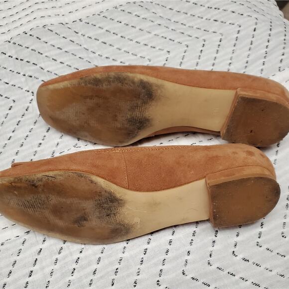 Talbots Tan Suede Square Toe Loafers Flats Womens Size 8 Preppy Workwear Minimal - Picture 3 of 3